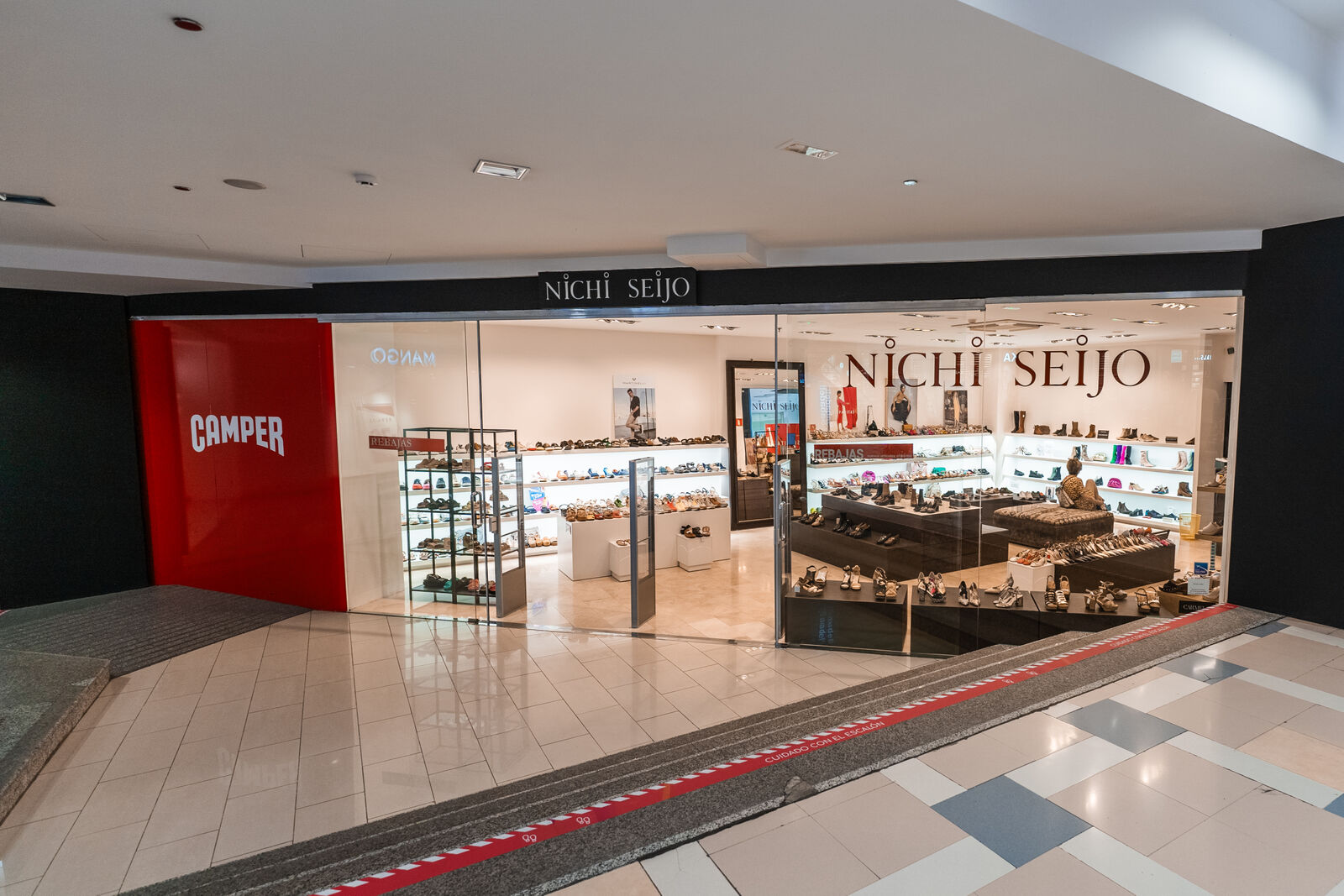 Nichi Seijo store front